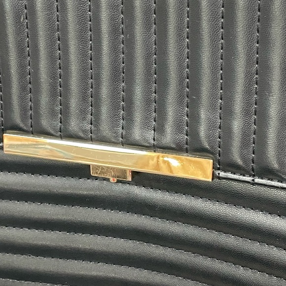Quilted Bebe Black Crossbody w/ Gold Chain - Picture 4 of 14